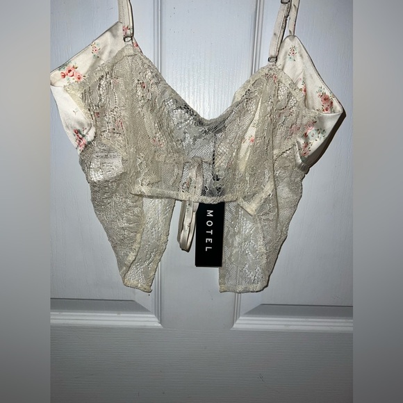 Motel - Sahira Lace Cami Top - Size Large - Picture 5 of 5